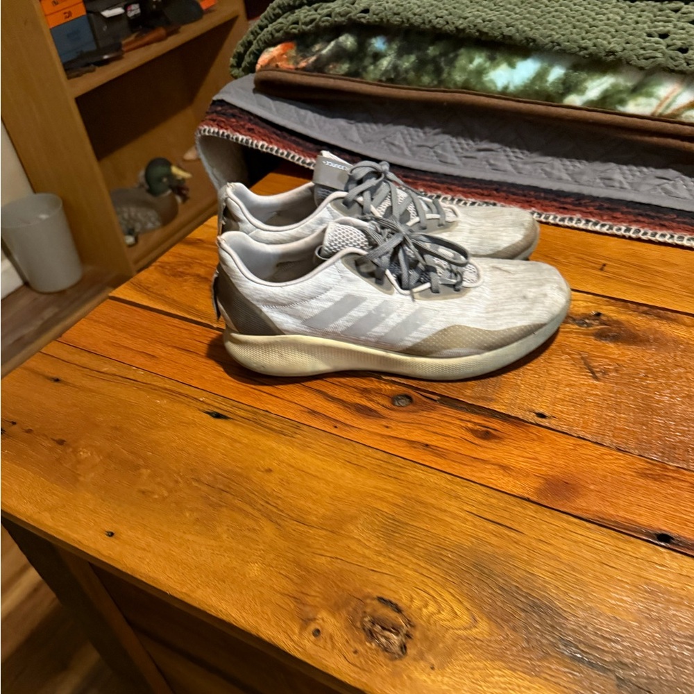 Men’s size 11 adidas tennis shoes